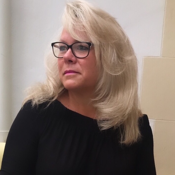 Meet your Posher, Shona - Picture 1 of 1